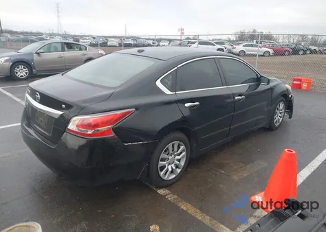2015 Nissan Altima 2.5 S z USA, uszkodzony, nr VIN 1N4AL3AP8FN391554
